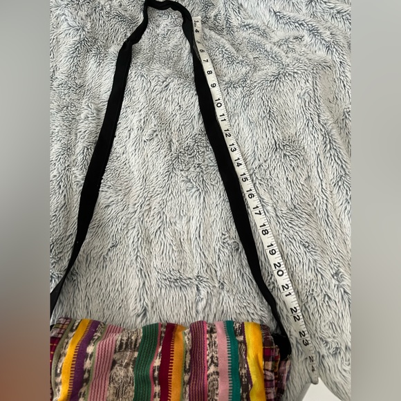 Embroidered crossbody handbag - Picture 10 of 10